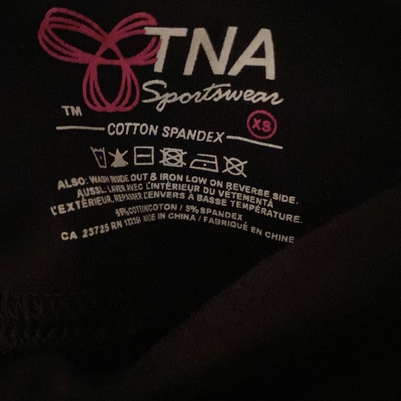 Black TNA cropped leggings - Picture 3 of 3